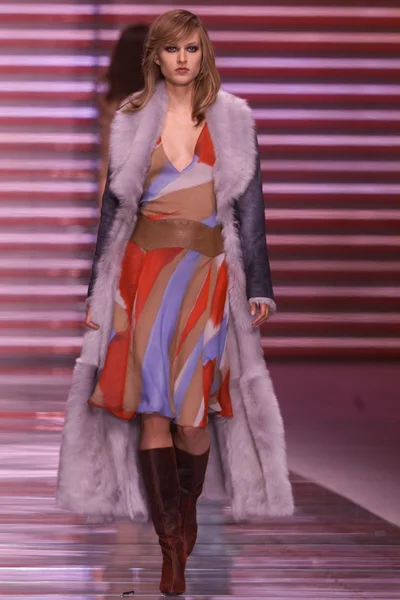 Look 15